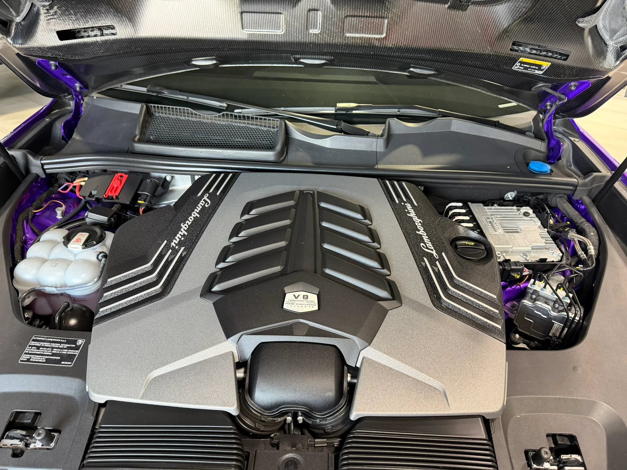 Used 2024 Lamborghini Urus Performante AWD/4WD image 54