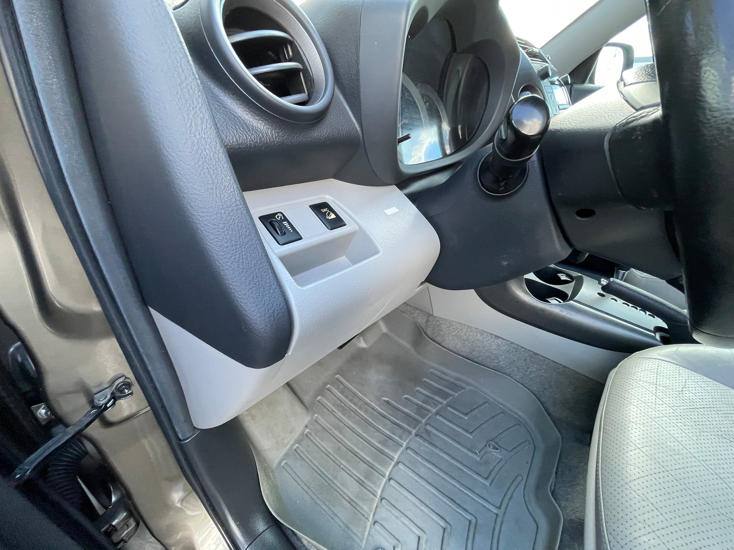 Used 2011 Toyota RAV4 Limited w/ Limited Extra Value Pkg FWD image 17