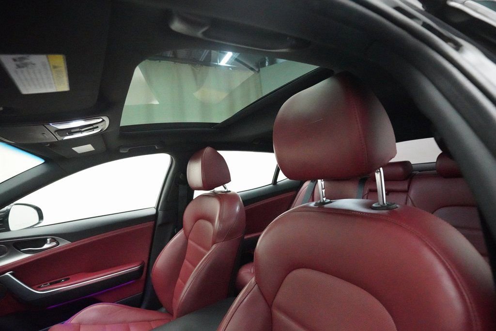 Used 2018 Kia Stinger GT2 image 32