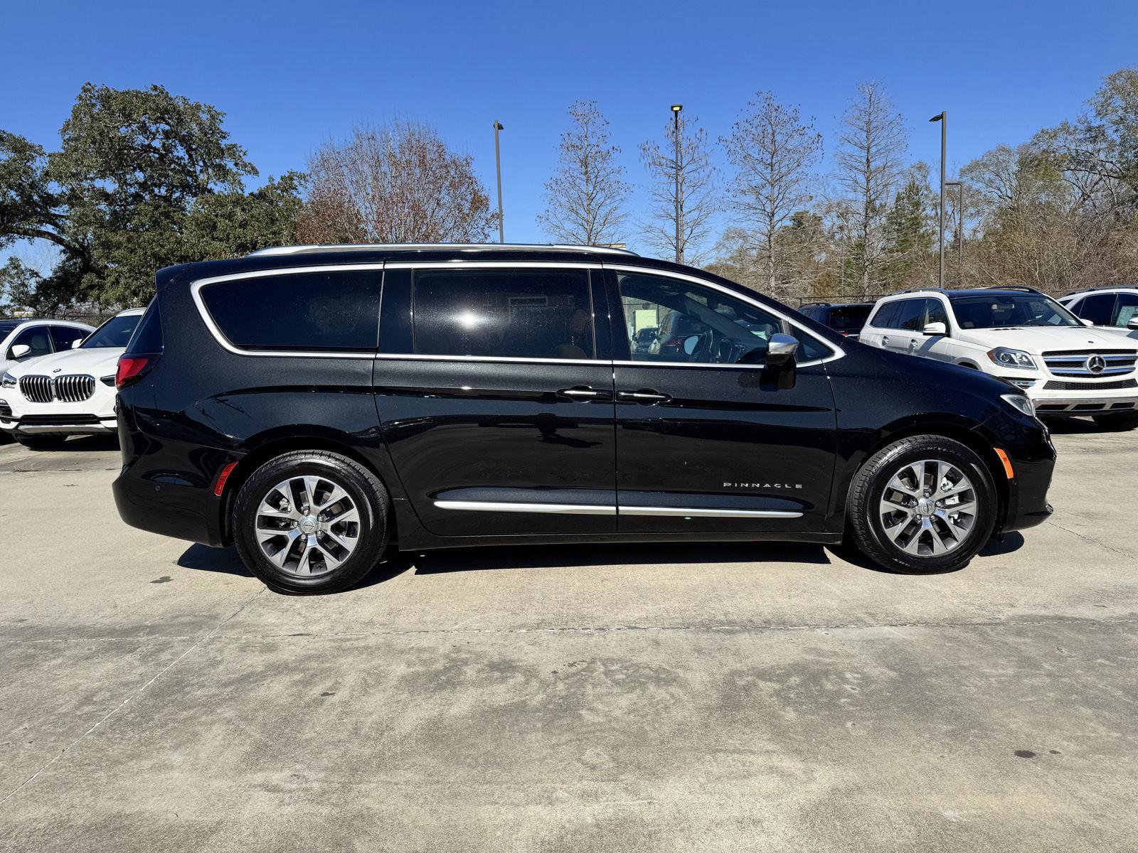 Used 2021 Chrysler Pacifica Pinnacle image 28