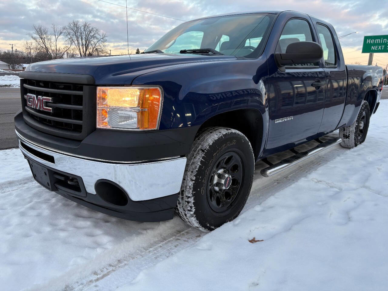 Used 2013 GMC Sierra 1500 W/T image 3