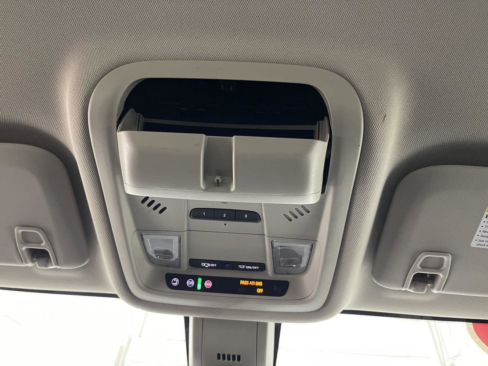 Used 2018 Buick Regal Essence w/ Driver Confidence Package #1 image 28