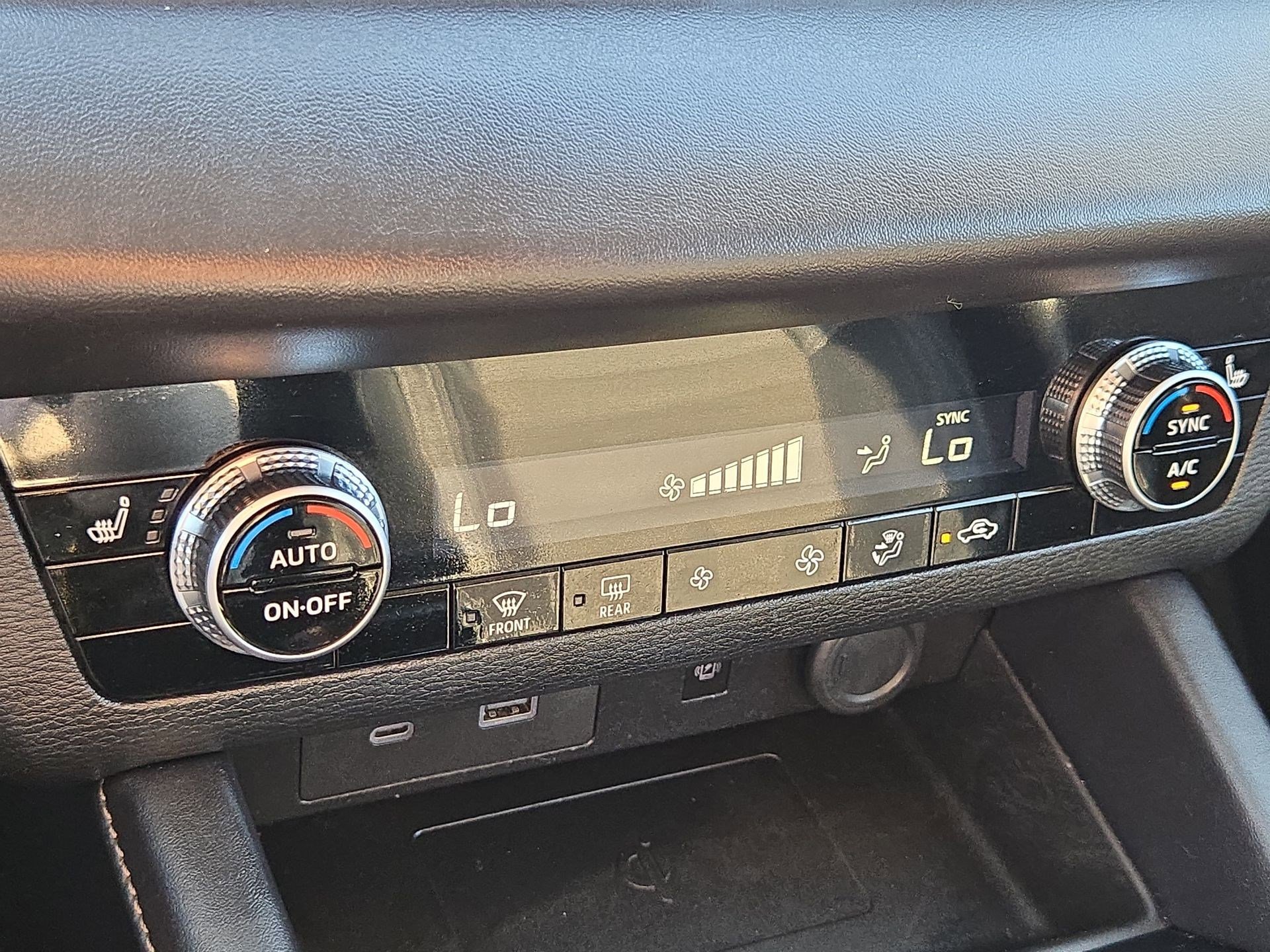 Used 2024 Mitsubishi Outlander SE image 25