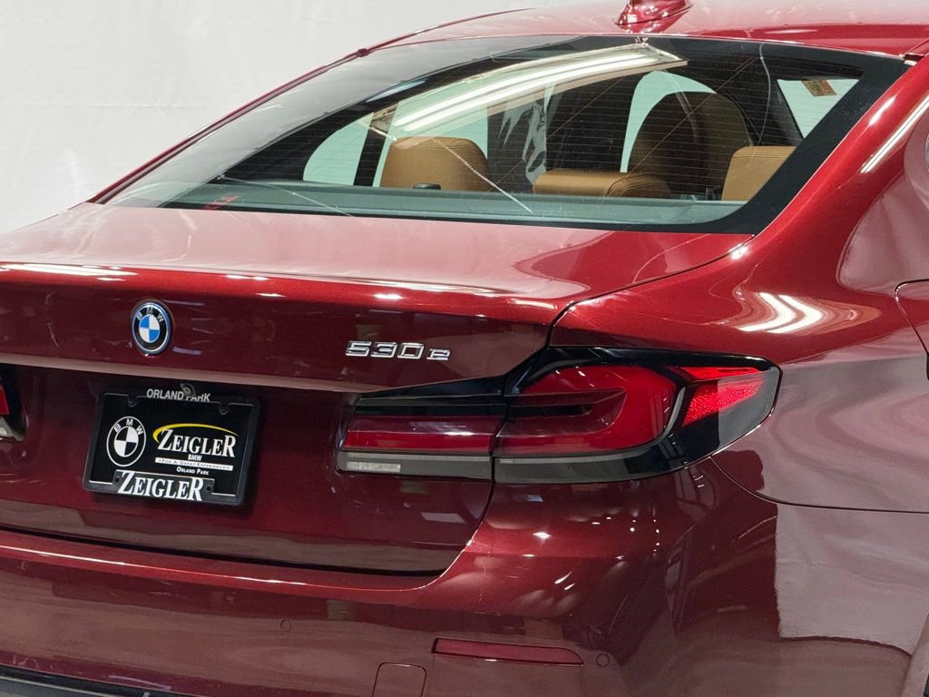 Certified 2023 BMW 530e xDrive w/ Premium Package AWD/4WD image 8