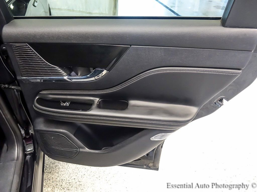 Used 2022 Lincoln Corsair Reserve image 24