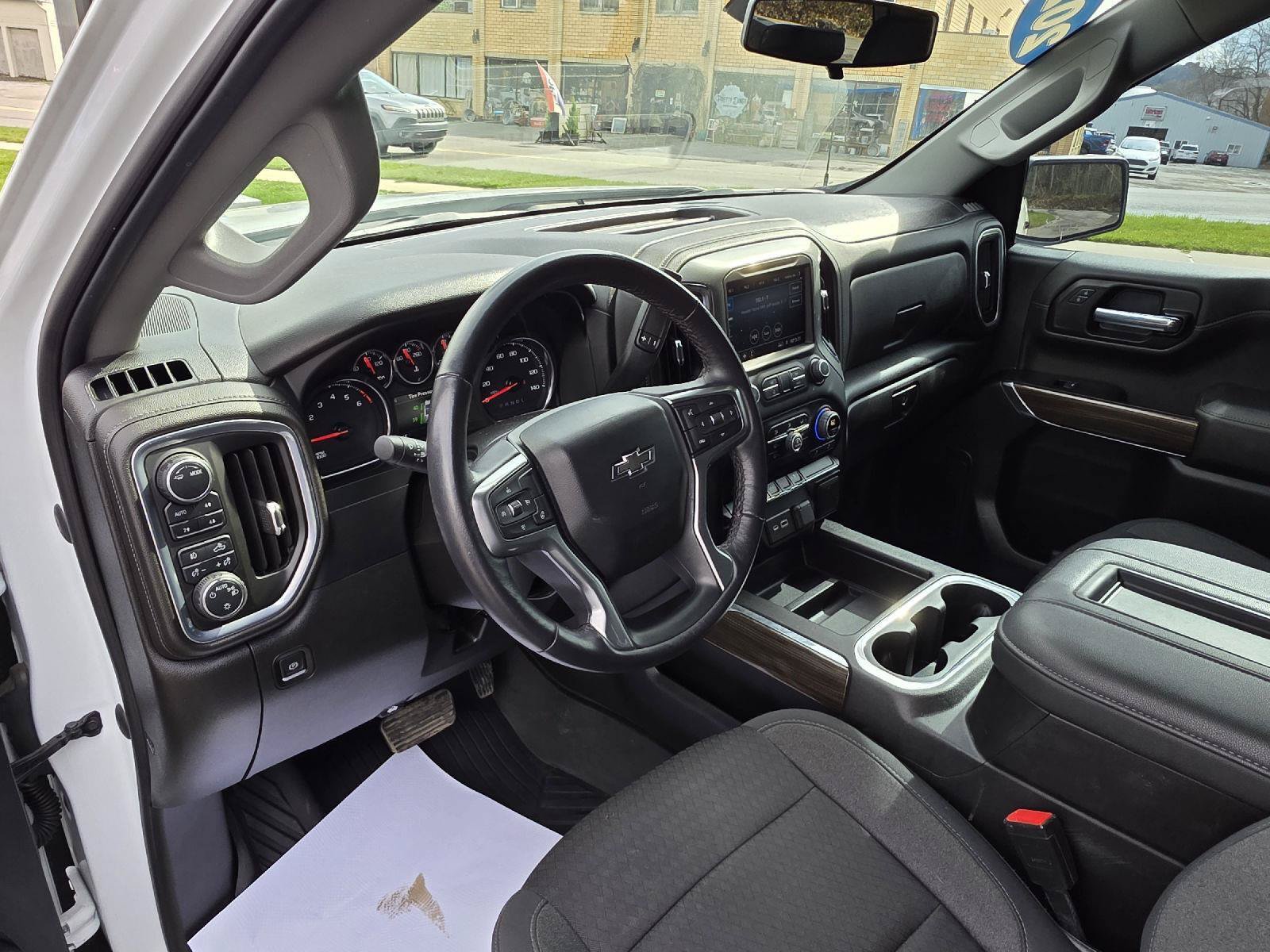 Used 2022 Chevrolet Silverado 1500 LT Trail Boss w/ Bed Protection Package AWD/4WD image 11