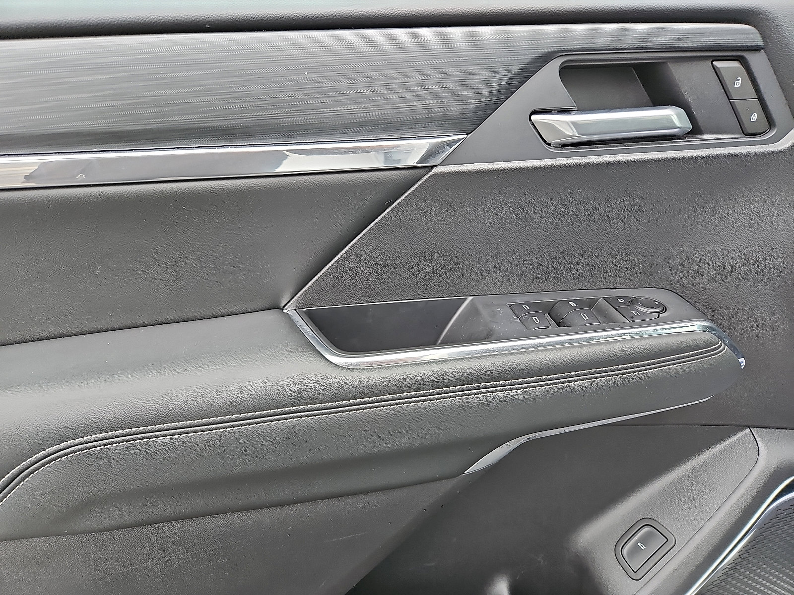 Certified 2025 GMC Acadia Elevation image 12