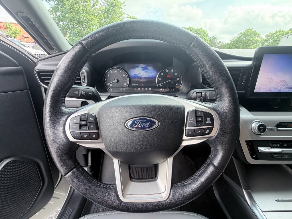 Used 2021 Ford Explorer XLT w/ Equipment Group 202A RWD image 13