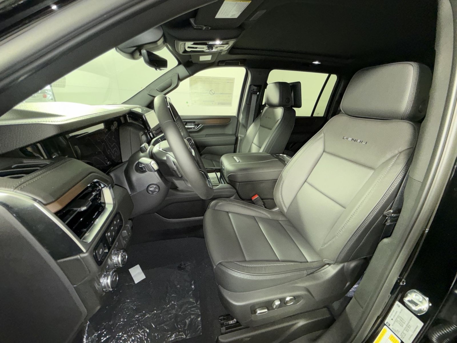 New 2026 GMC Yukon XL Denali w/ Denali Reserve Package AWD/4WD image 13