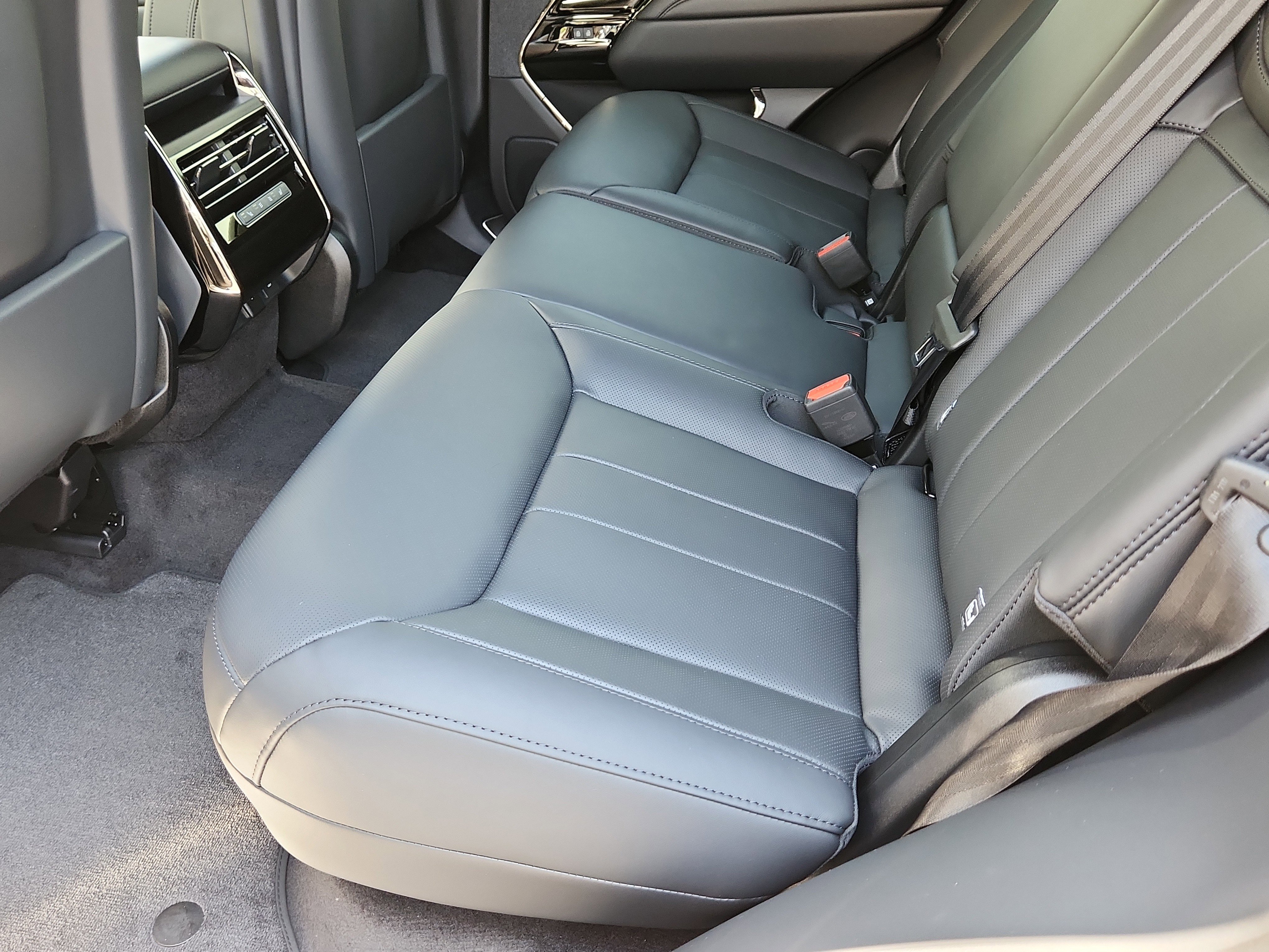 New 2025 Land Rover Range Rover Sport Dynamic SE image 13
