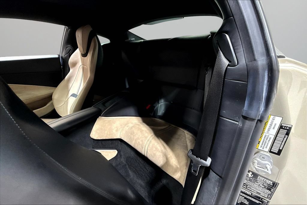 Used 2021 Ferrari Roma RWD image 20