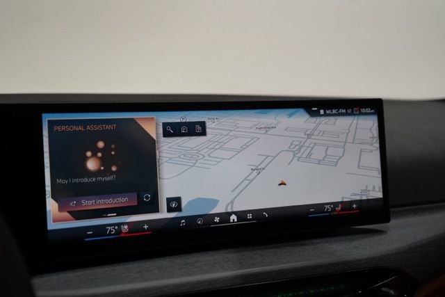 Used 2025 BMW 330i xDrive Sedan w/ M Sport Package image 24