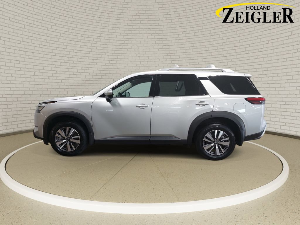Certified 2024 Nissan Pathfinder SL image 8