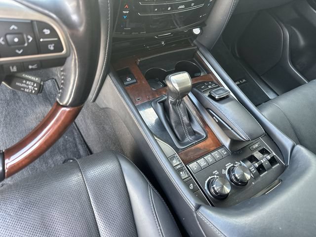Used 2021 Lexus LX 570 4WD w/ Luxury Package image 21