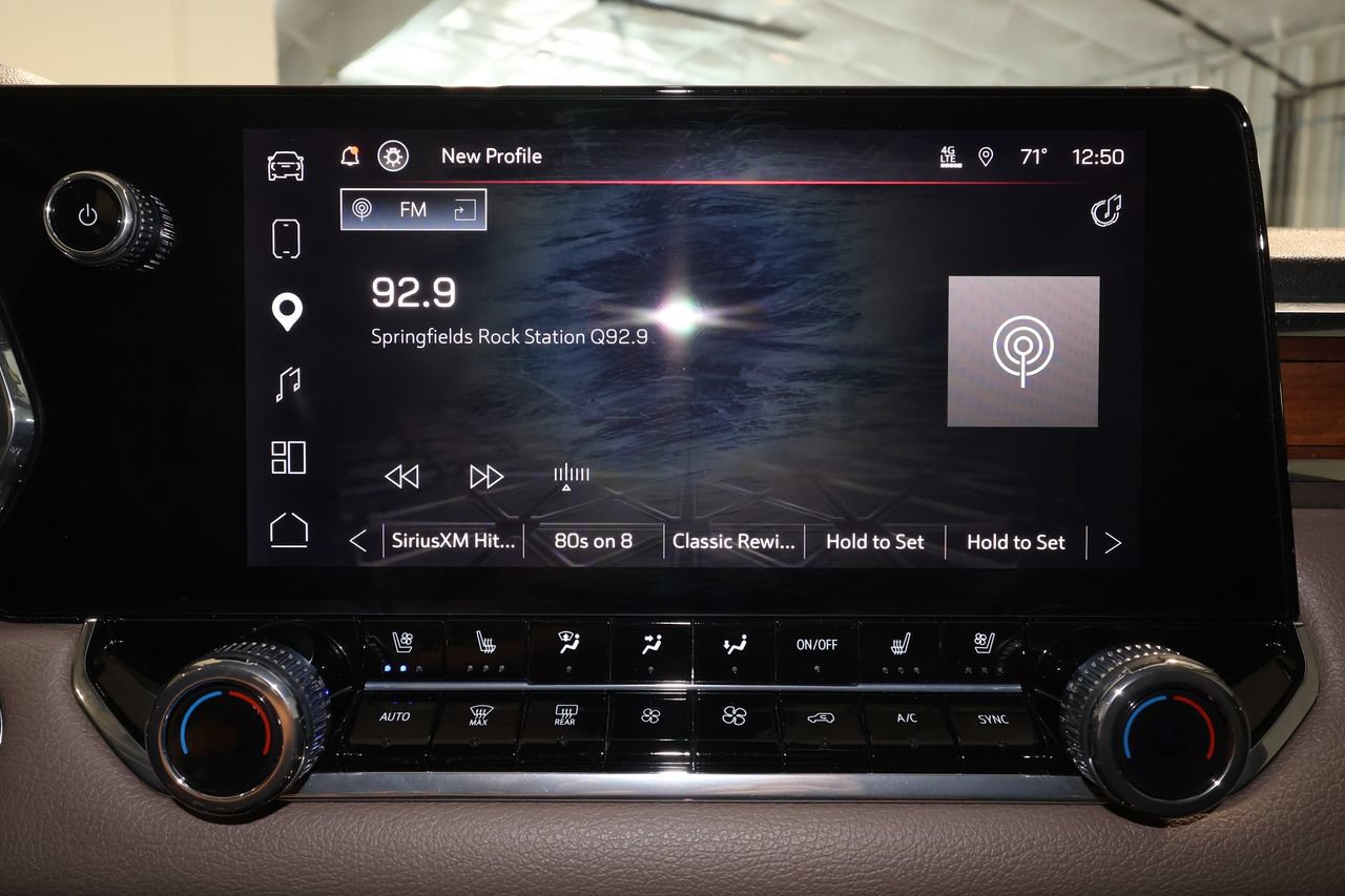 Certified 2023 GMC Canyon Denali w/ Denali Black Edition AWD/4WD image 12
