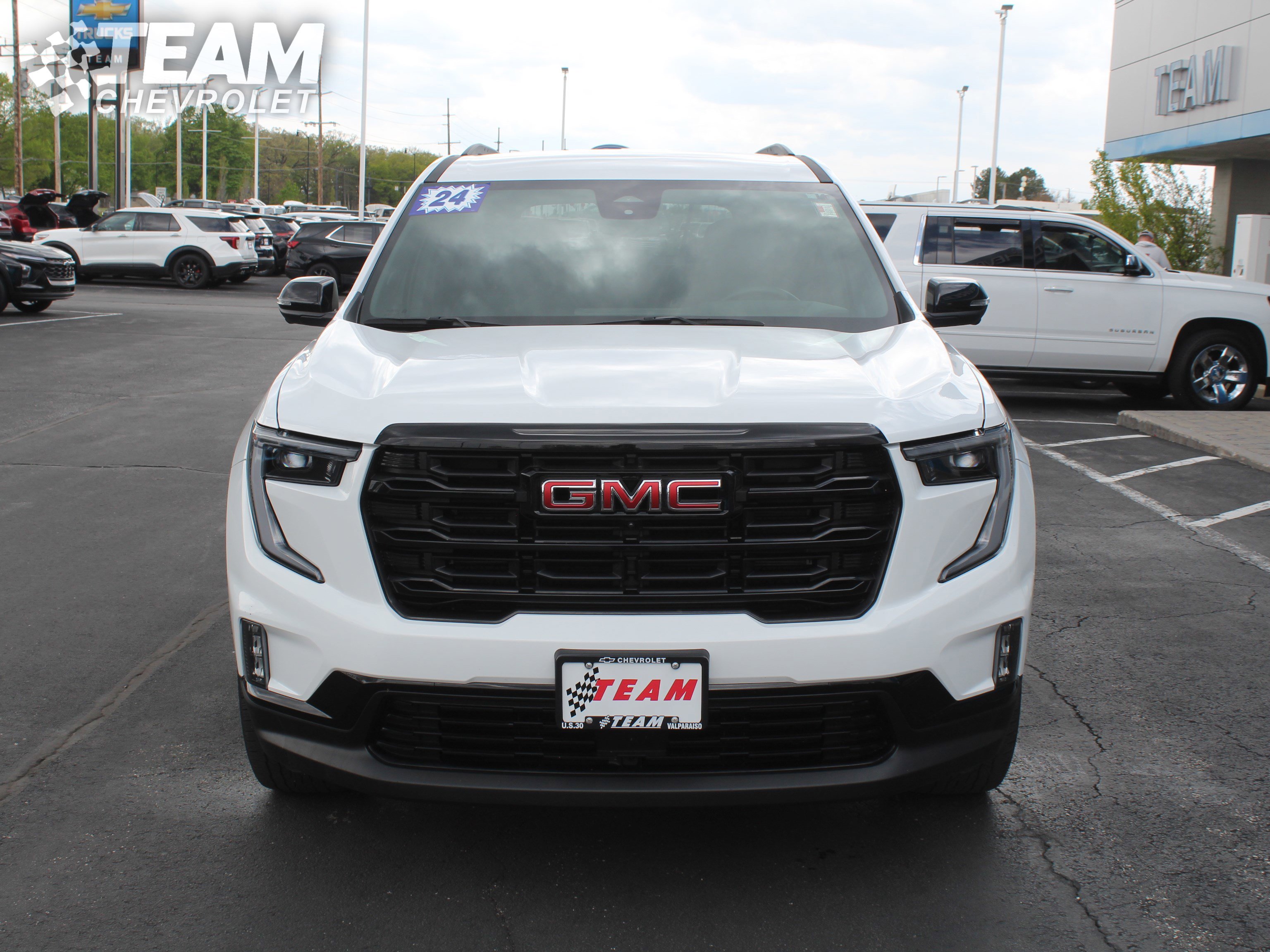 Used 2024 GMC Acadia Elevation w/ Black Edition AWD/4WD image 8