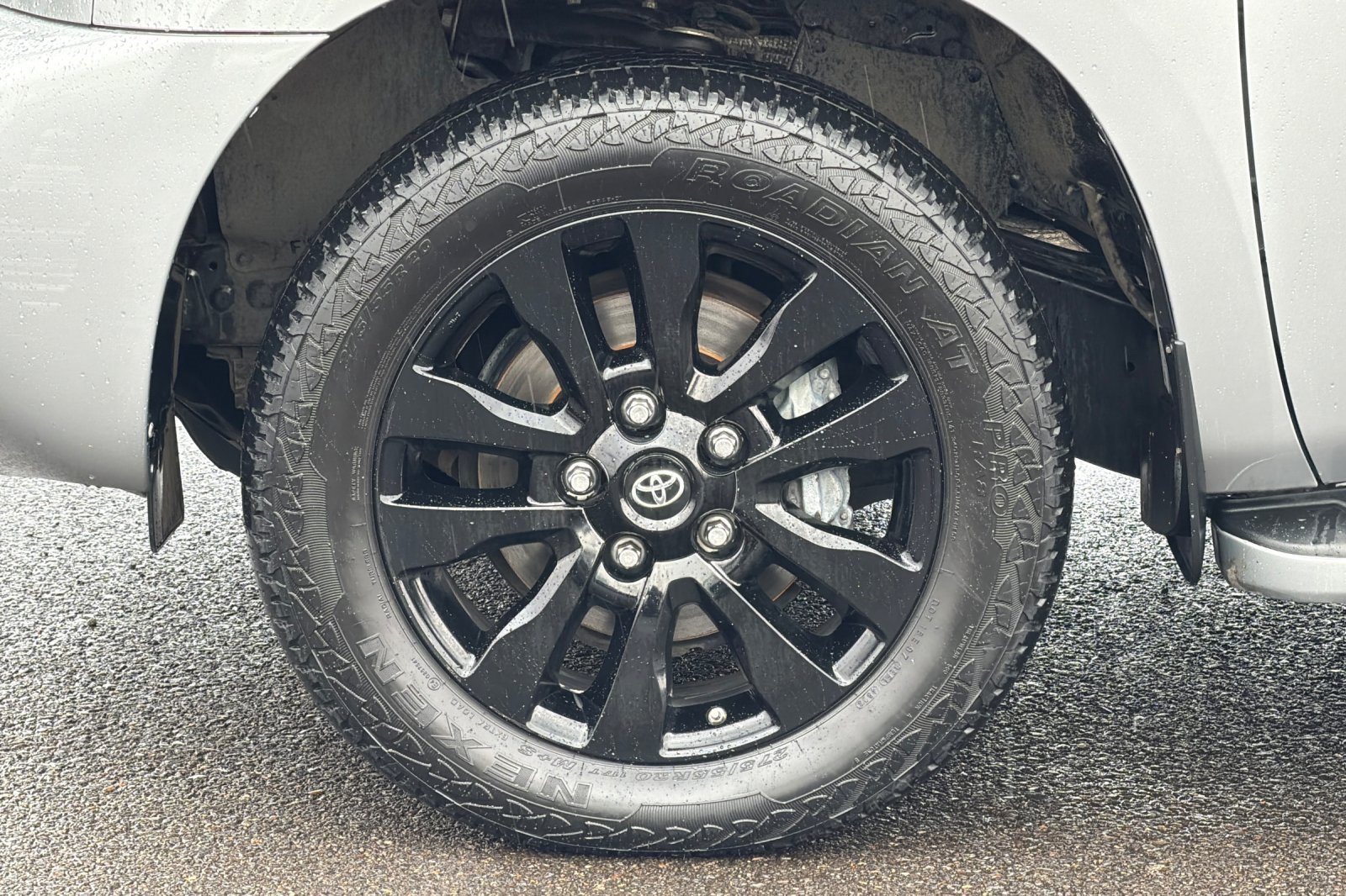 Used 2019 Toyota Sequoia Limited w/ Safety & Convenience Package AWD/4WD image 27