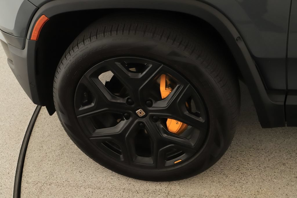 Used 2024 Rivian R1S Adventure AWD/4WD image 32