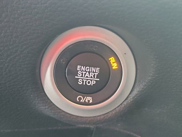 New 2026 Chrysler Pacifica Limited image 13