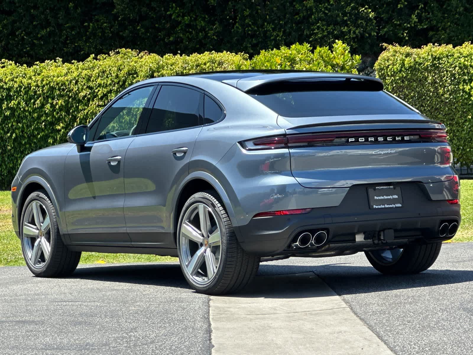 New 2026 Porsche Cayenne Coupe AWD/4WD image 3