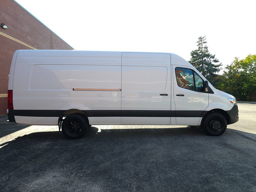 Used 2025 Mercedes-Benz Sprinter 4500 w/ Parking Package image 23