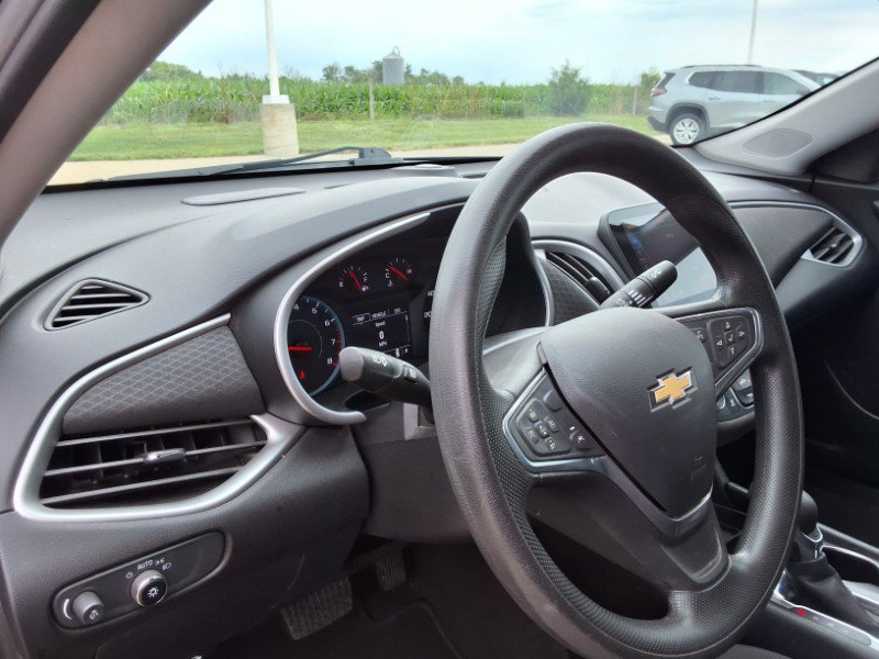 Used 2023 Chevrolet Malibu LS FWD image 10
