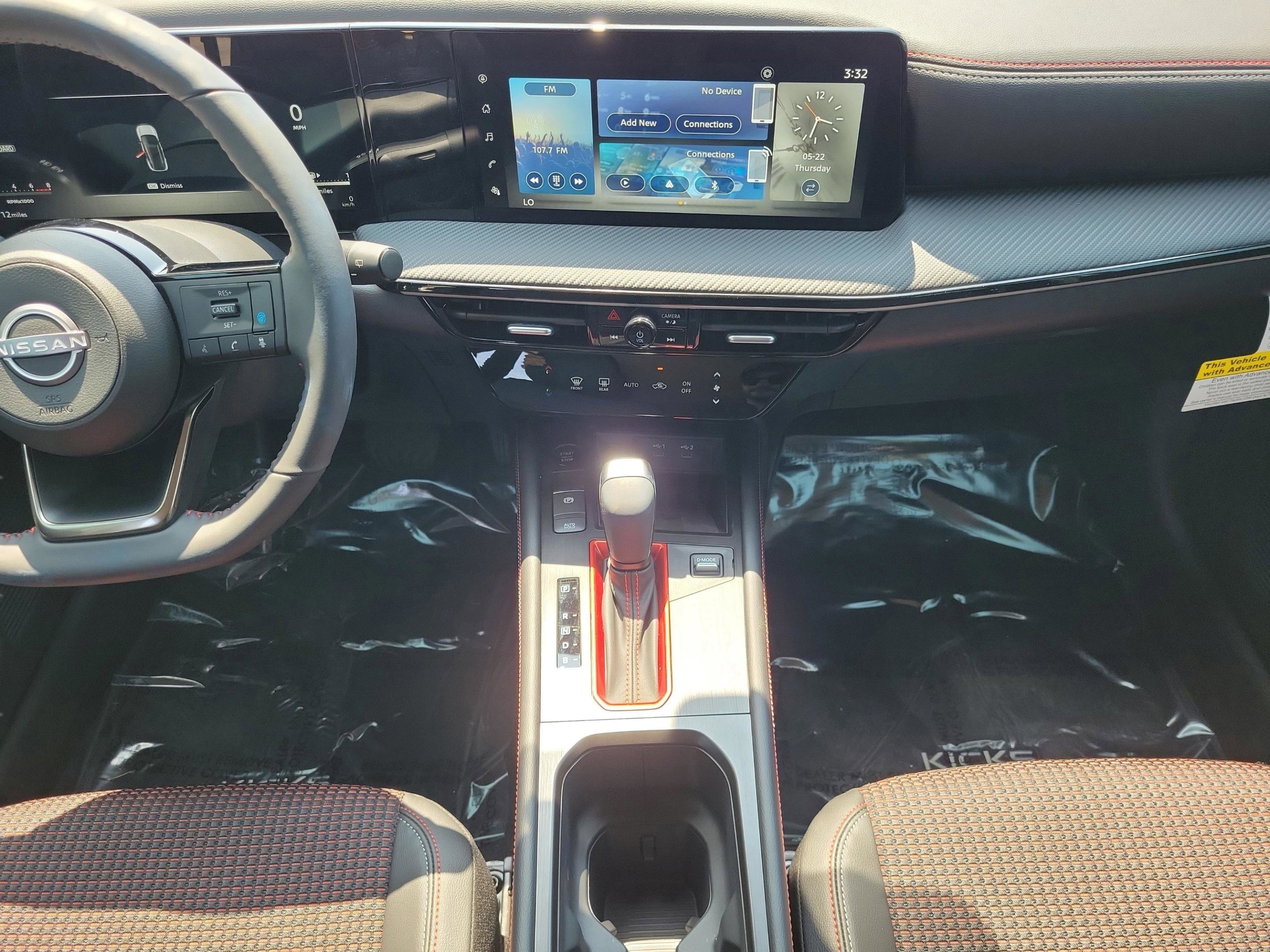 New 2025 Nissan Kicks SR FWD image 18