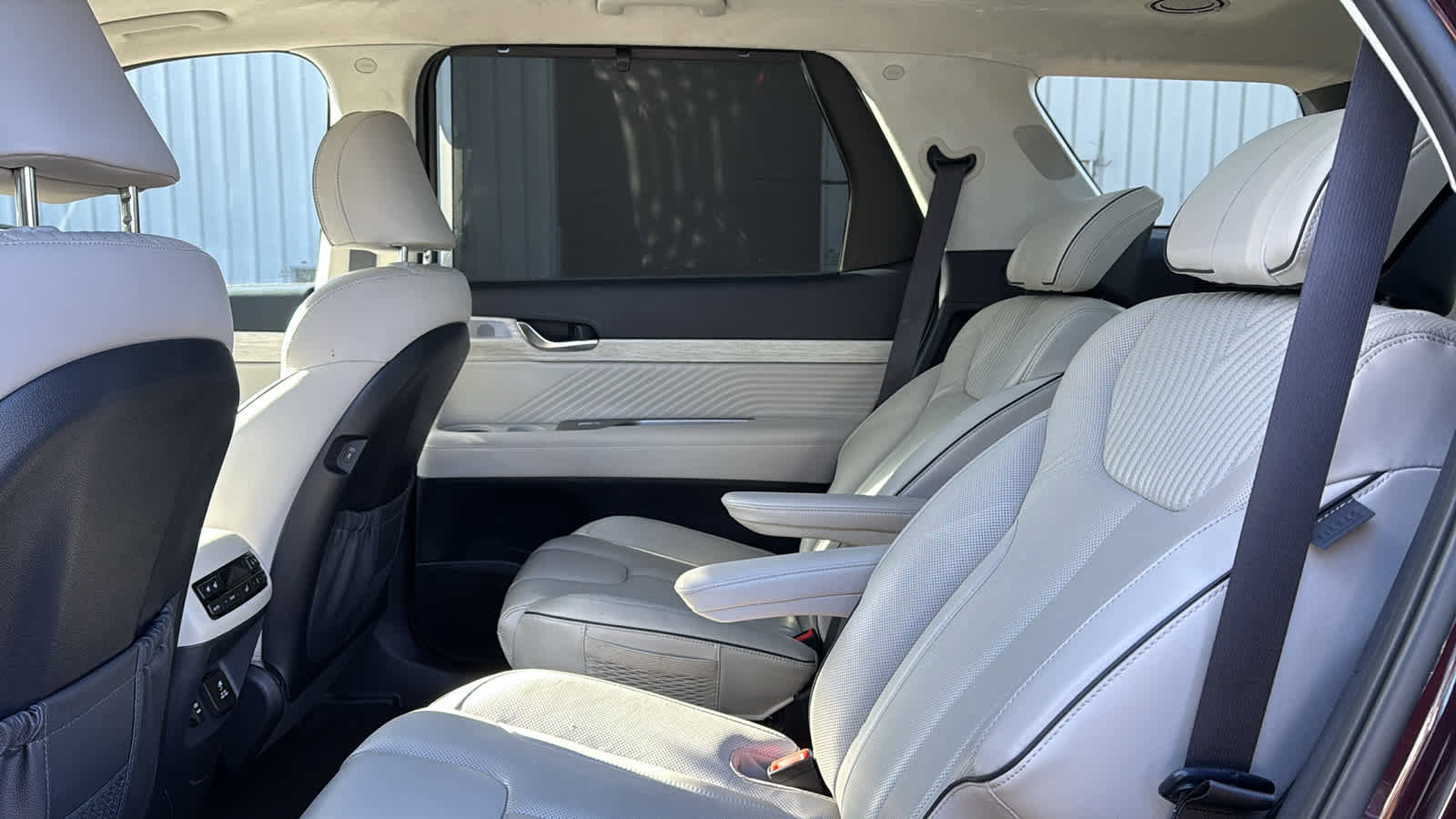 Used 2023 Hyundai Palisade Calligraphy image 25