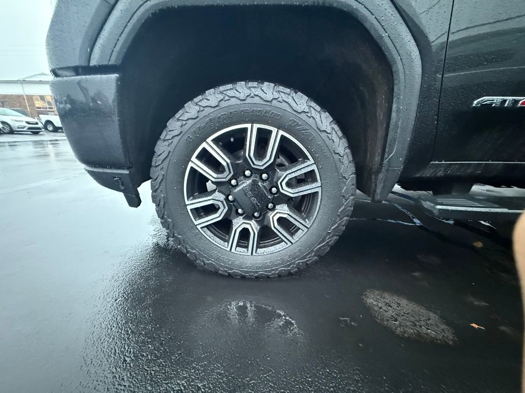 Used 2020 GMC Sierra 2500 AT4 w/ AT4 Premium Package image 9