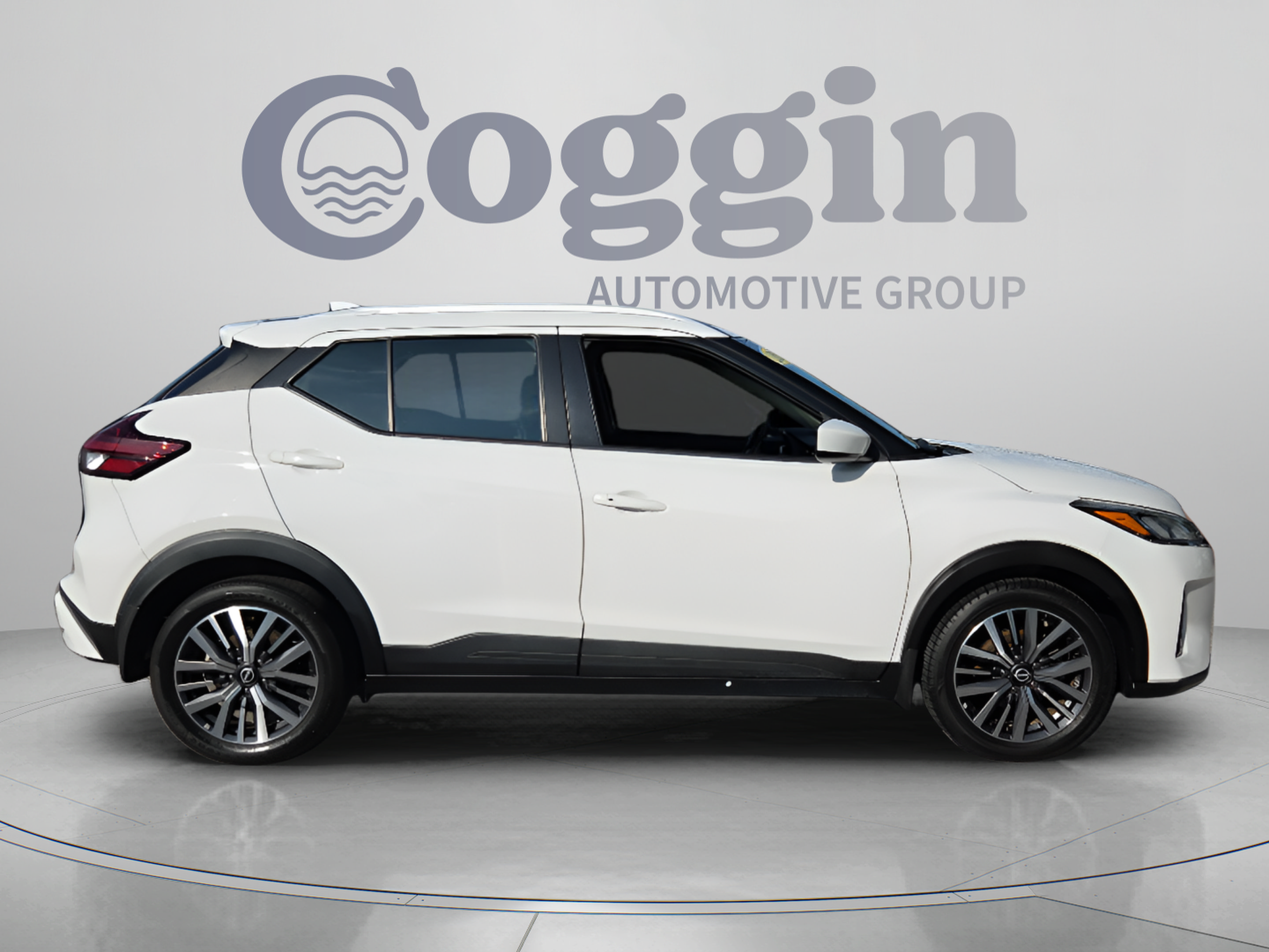 Used 2023 Nissan Kicks SV FWD image 6