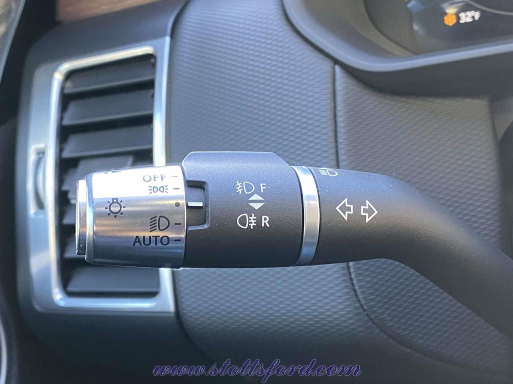 Used 2022 Land Rover Discovery HSE R-Dynamic image 24