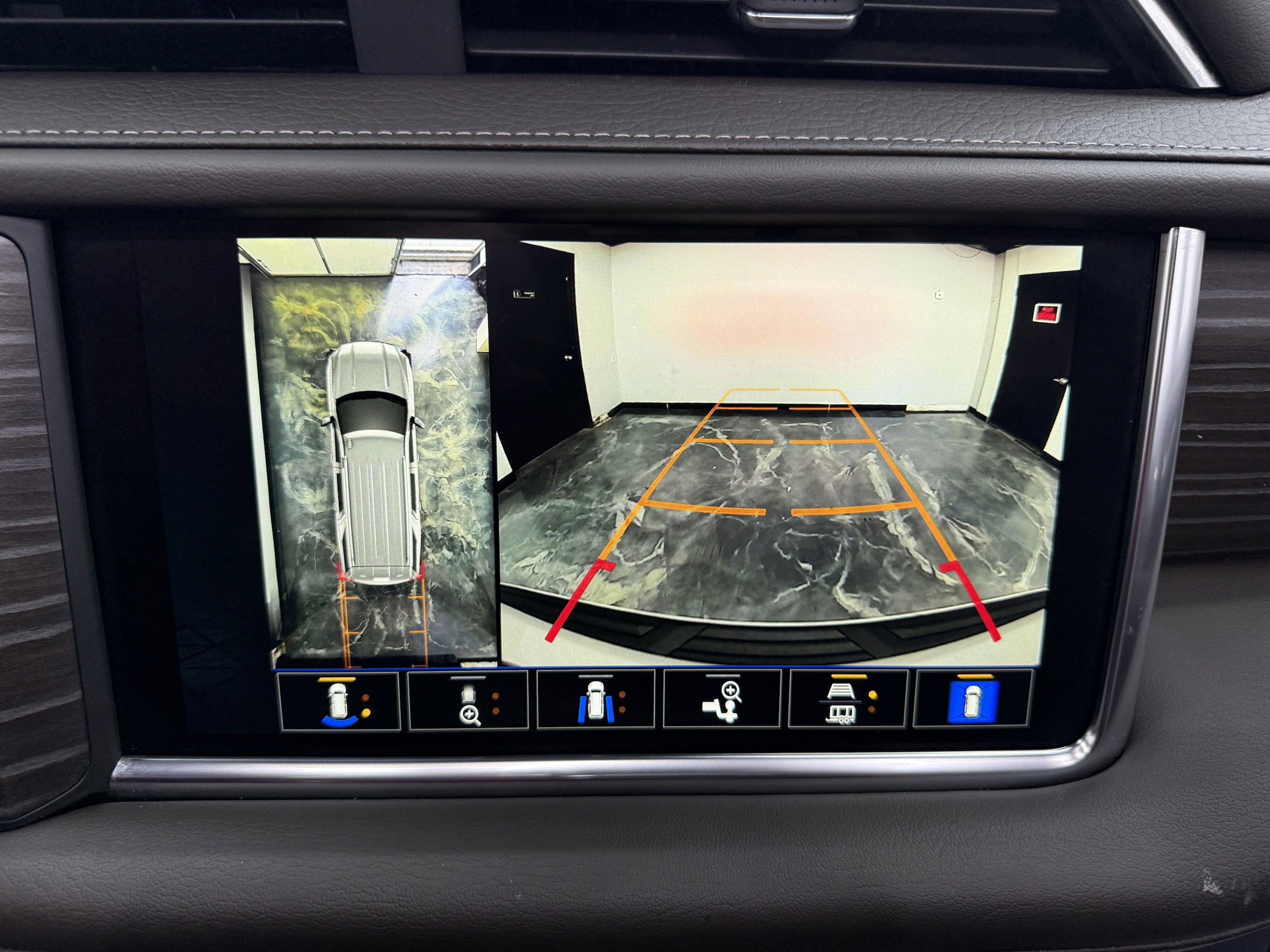 Used 2024 GMC Yukon Denali AWD/4WD image 21
