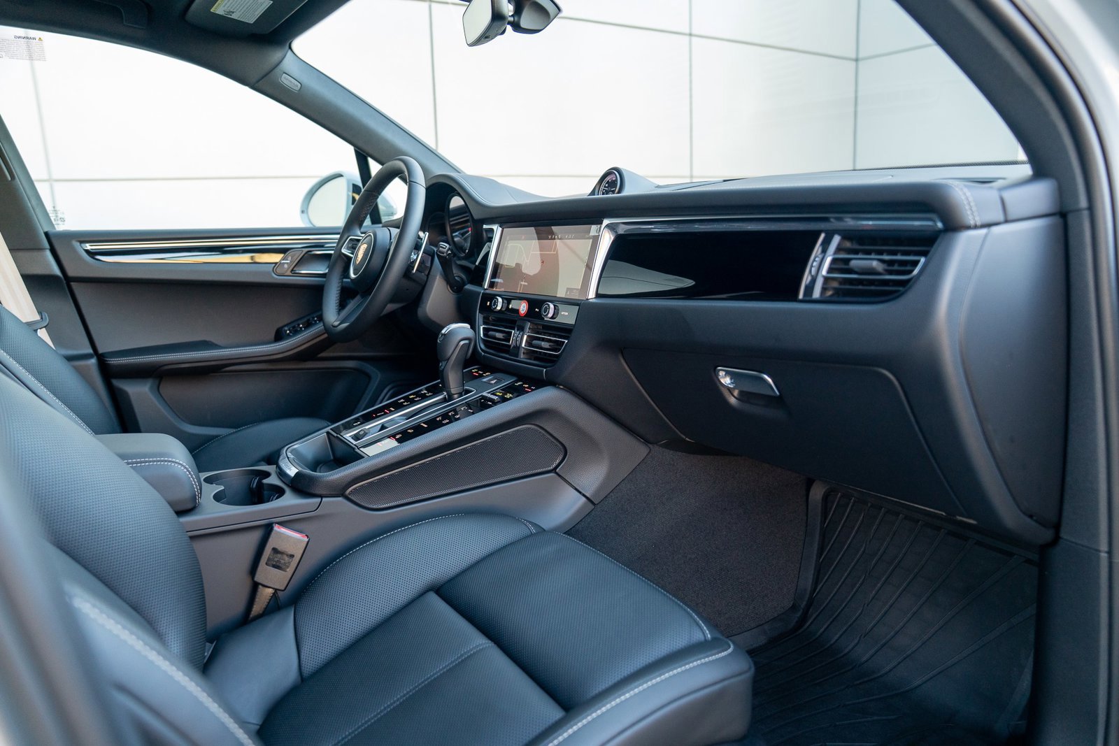 New 2026 Porsche Macan S image 26