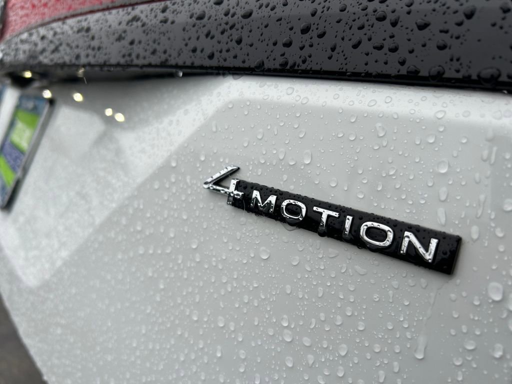 Used 2024 Volkswagen Atlas Peak Edition SE image 32