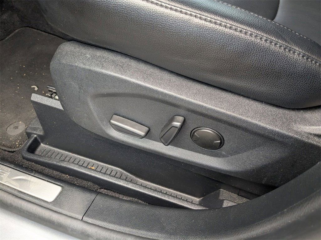 Used 2024 Ford Edge Titanium image 19