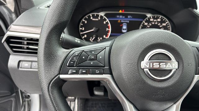 Used 2024 Nissan Altima 2.5 SV FWD image 22