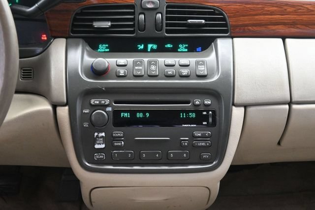 Used 2004 Cadillac De Ville w/ Equipment Group FWD image 21