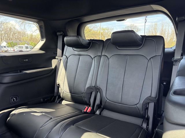 New 2026 Jeep Grand Cherokee L Limited AWD/4WD image 9