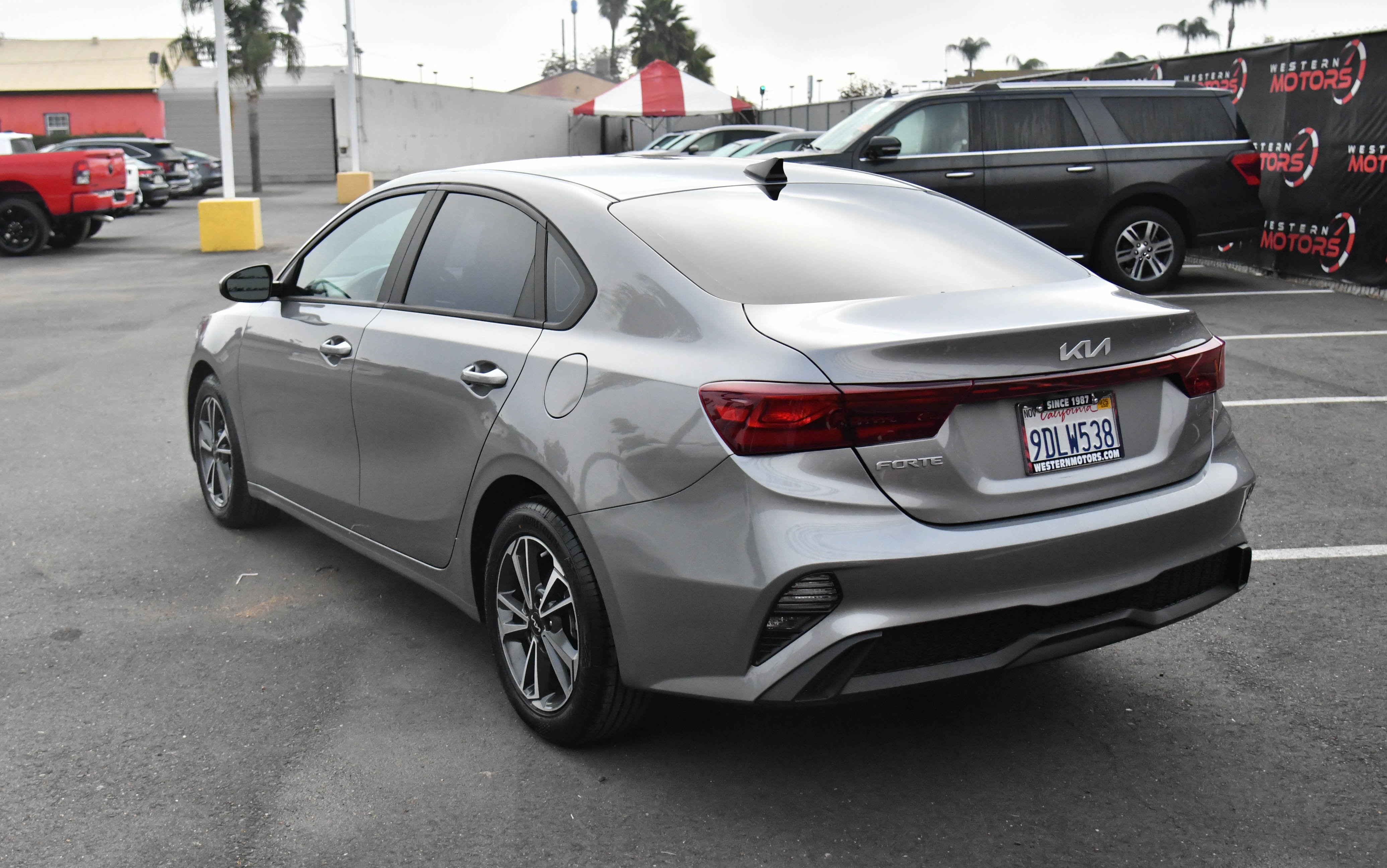 Used 2023 Kia Forte LXS image 6