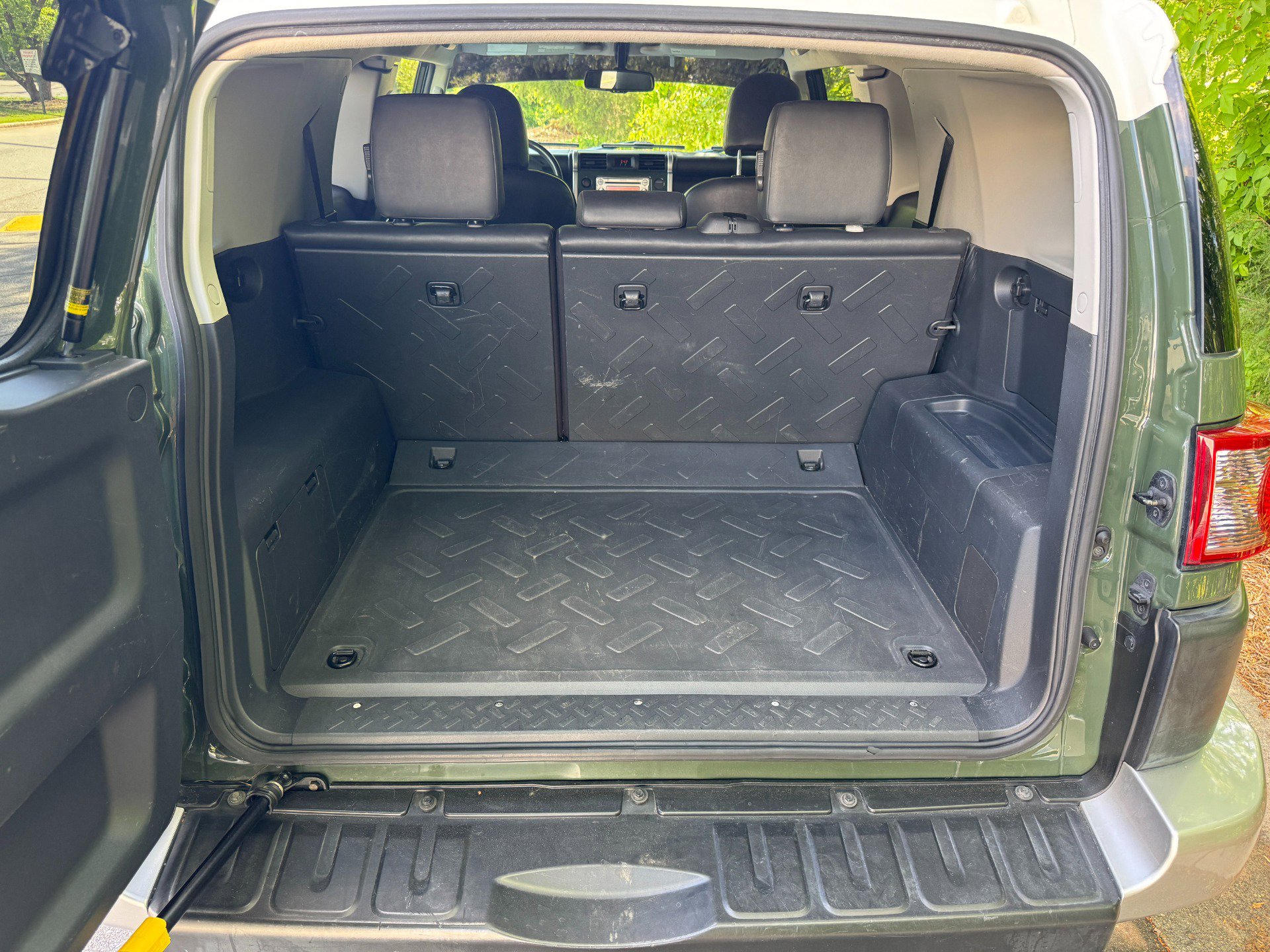 Used 2011 Toyota FJ Cruiser 2WD w/ Convenience Pkg image 51