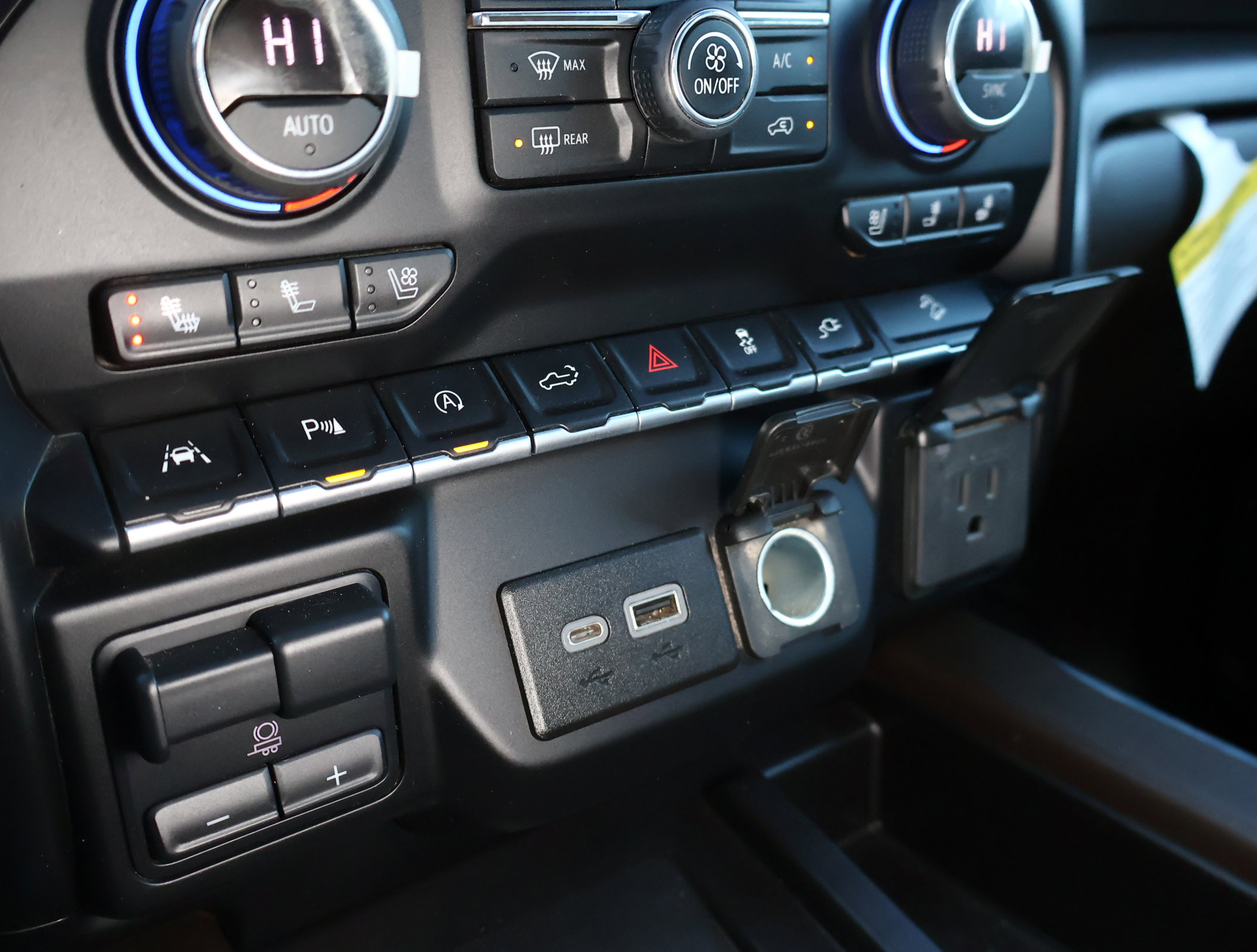 Used 2022 Chevrolet Silverado 1500 LTZ w/ Safety Package II image 22