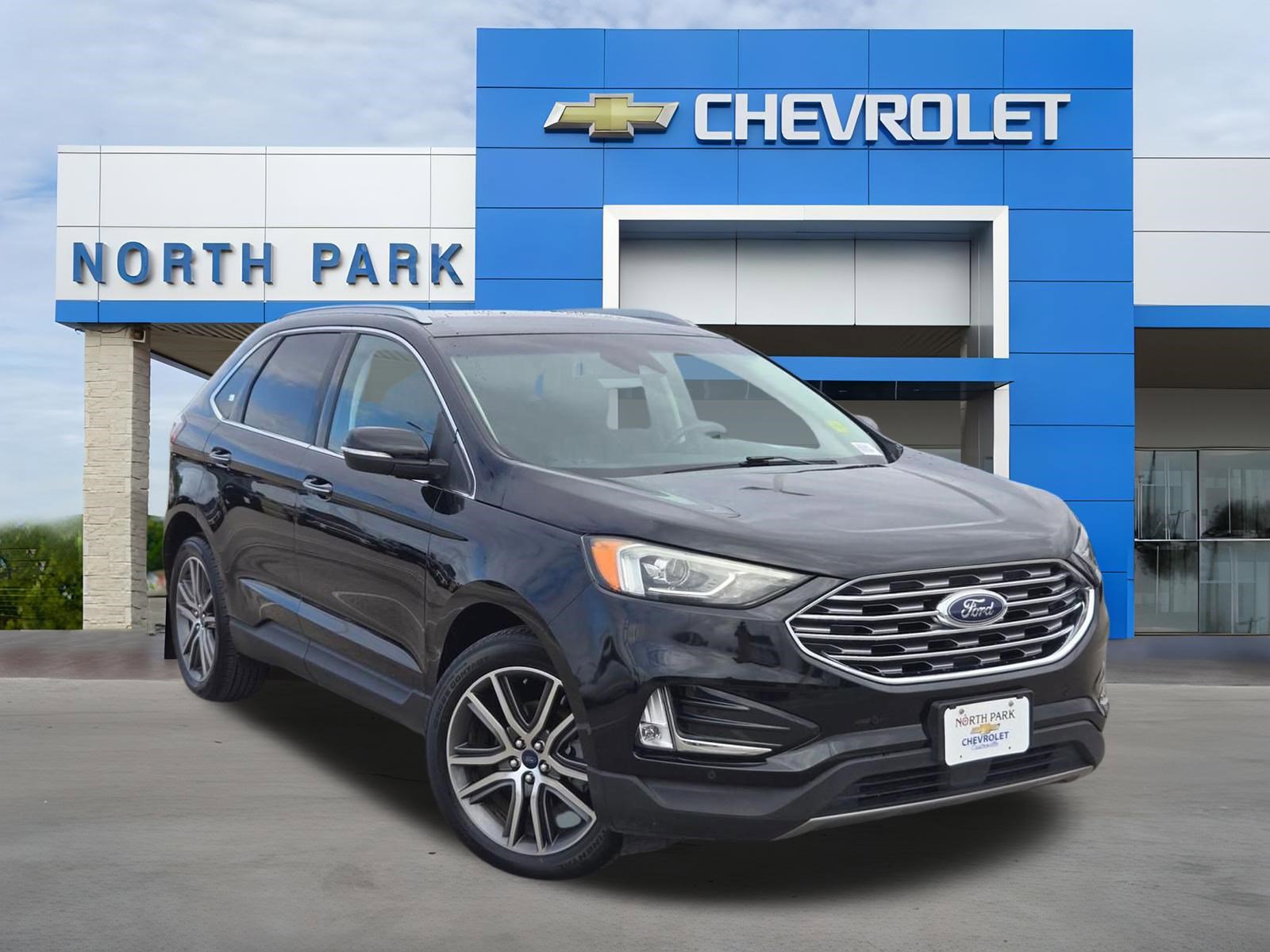 Used 2020 Ford Edge Titanium image 1