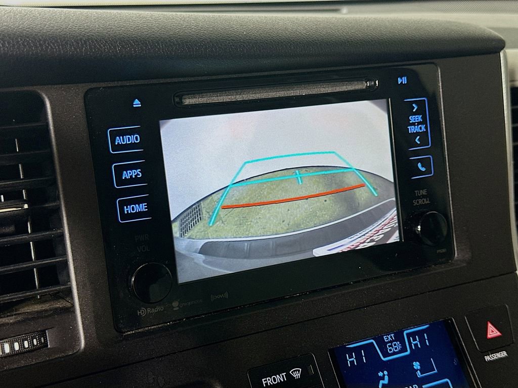 Used 2017 Toyota Sienna LE image 10