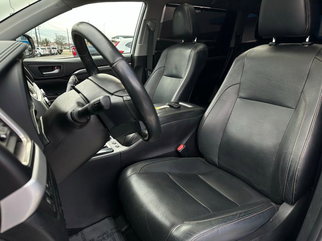 Used 2019 Toyota Highlander Limited Platinum image 14