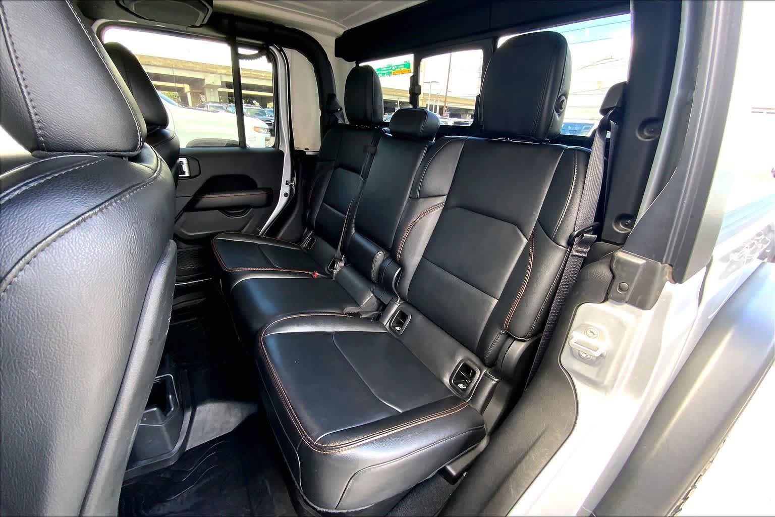Used 2022 Jeep Gladiator Mojave w/ Cold Weather Group AWD/4WD image 29
