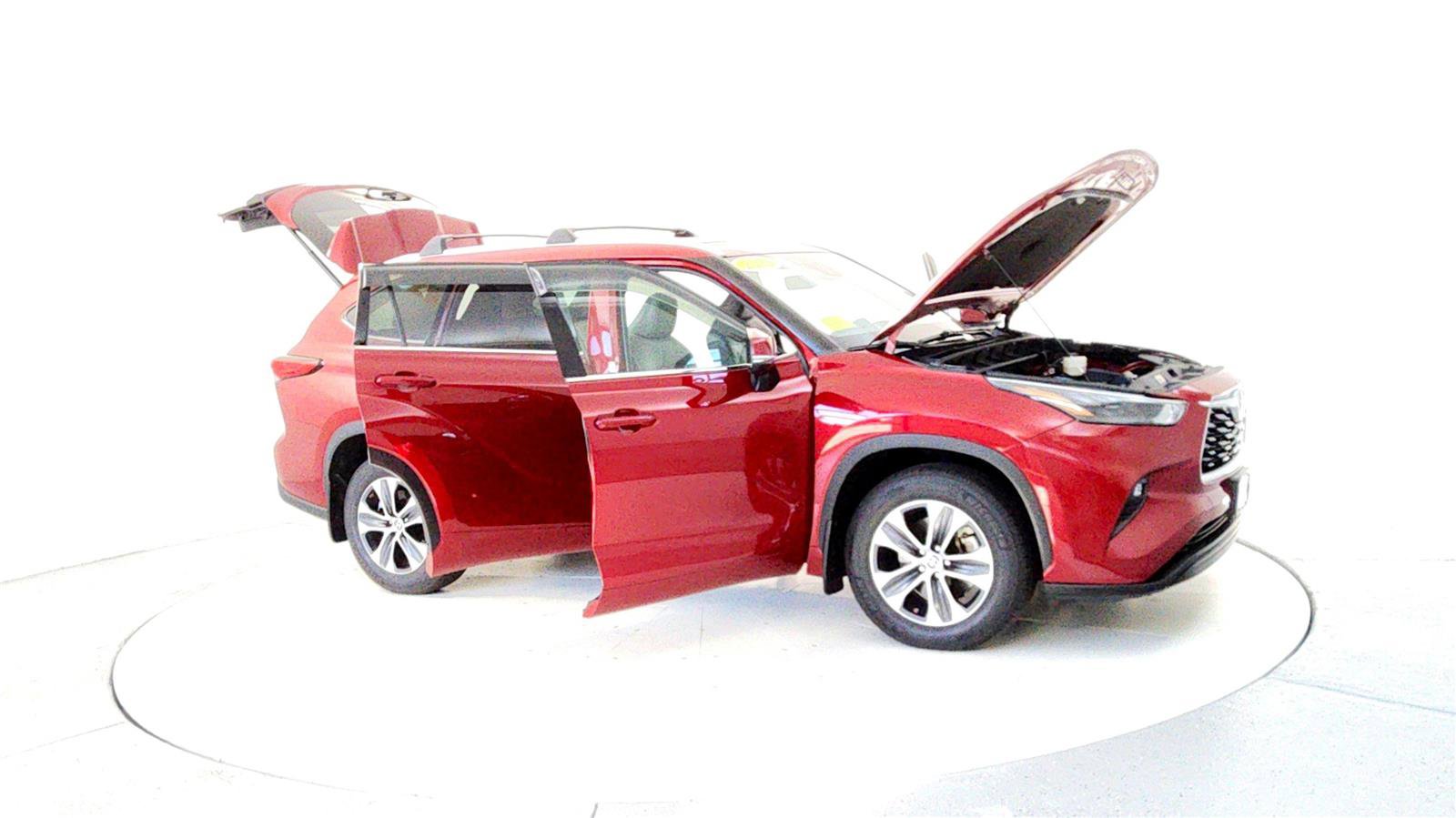 Certified 2022 Toyota Highlander XLE image 12