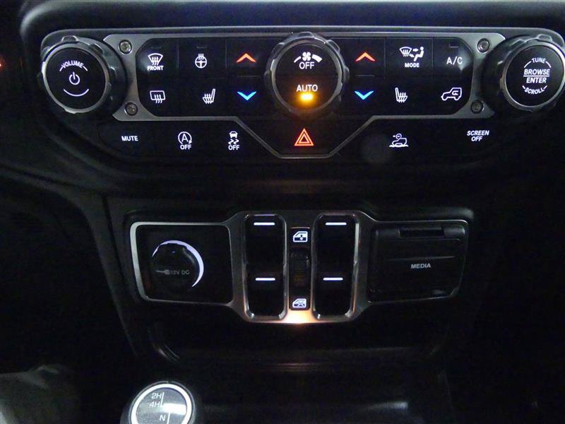 Used 2023 Jeep Wrangler Unlimited Sahara w/ Cold Weather Group AWD/4WD image 16