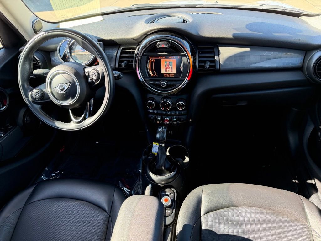 Used 2017 MINI Cooper 4-Door Hardtop image 19
