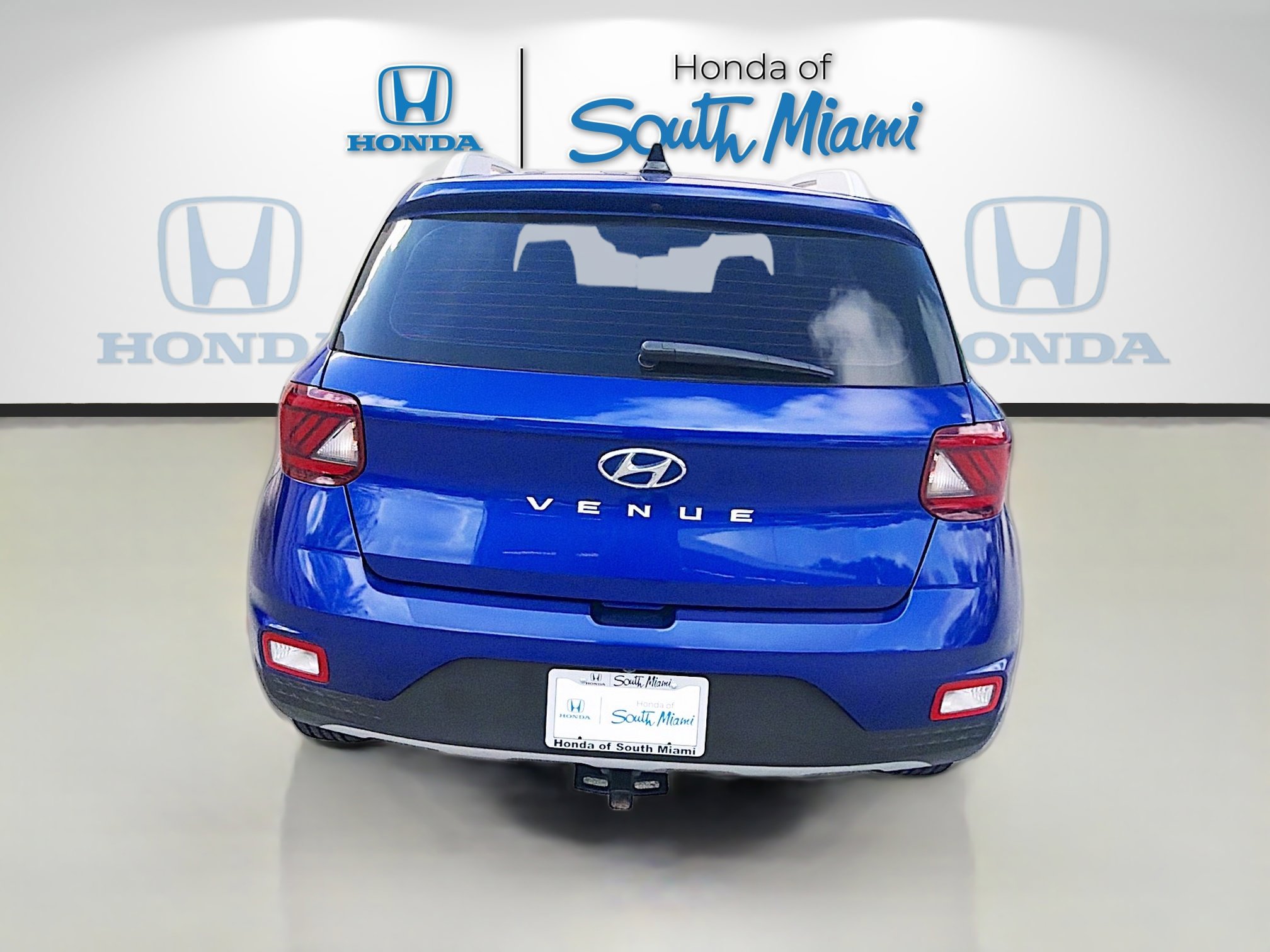 Used 2022 Hyundai Venue Limited FWD image 6