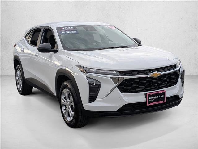 Used 2025 Chevrolet Trax LS video 3